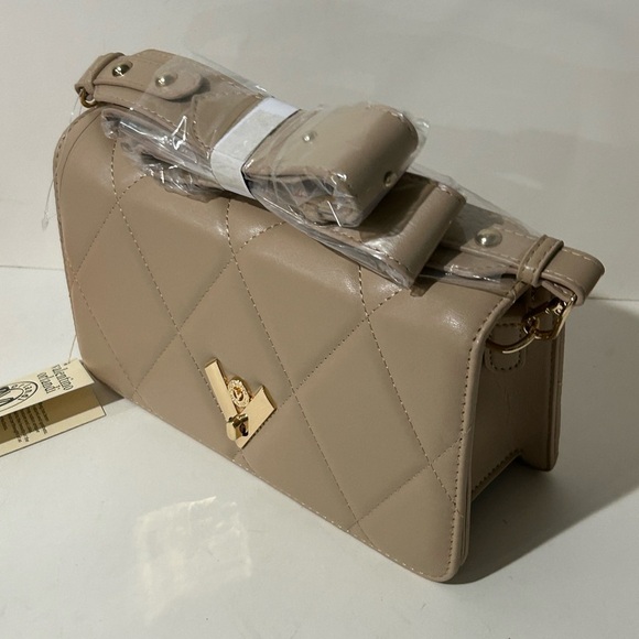 Valentino by Mario Valentino Tan Quilted Crossbody Camera Bag NWT - Picture 4 of 11